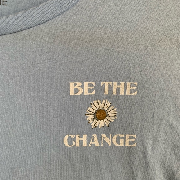 SOCIAL SCENE Blue Floral “Be The Change” Spring Crop Top Womens size XL - Picture 2 of 4